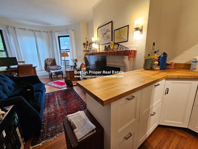 Building Photo - 429 Marlborough St