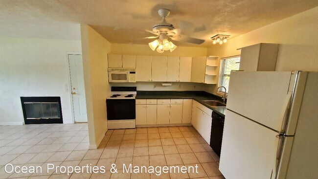 Building Photo - 3 br, 2 bath House - 111 Valencia Drive