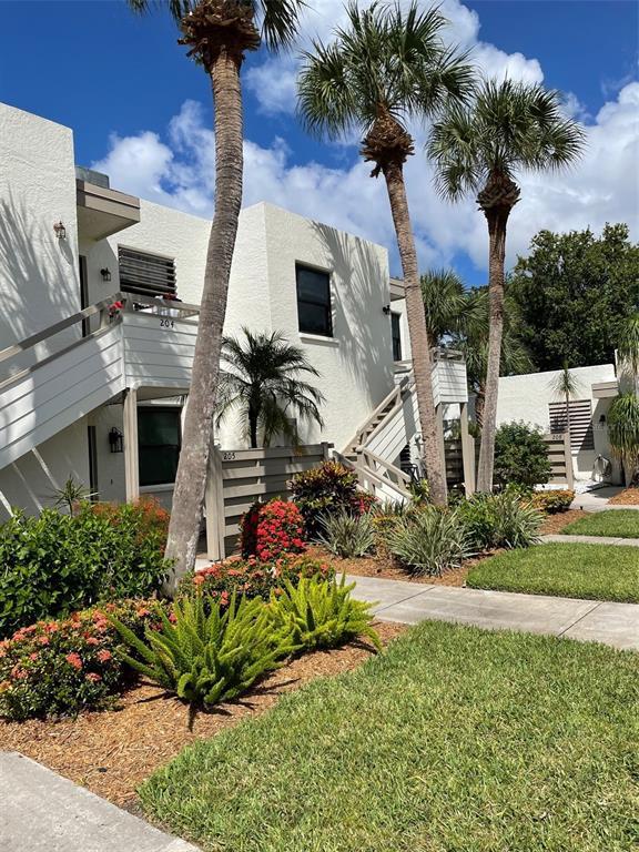 206 Lakewood Dr, Bradenton, FL 34210 Condo for Rent in Bradenton, FL