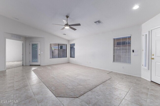 Foto del edificio - 15847 W Saguaro Ln