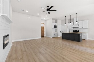 Building Photo - 2315 Progress Dr