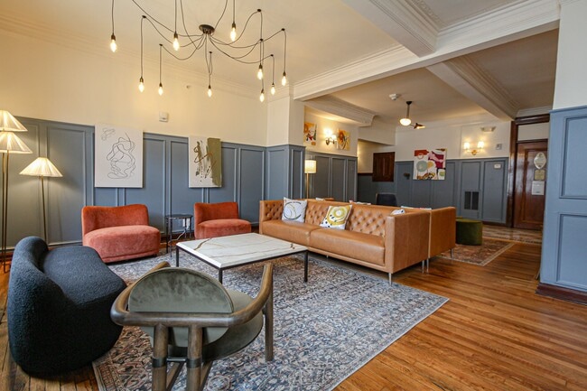 Foto del edificio - Beautiful 2 Bedroom Renovated Apartment Wa...