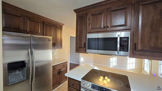 Building Photo - 229 Sunflower Dr