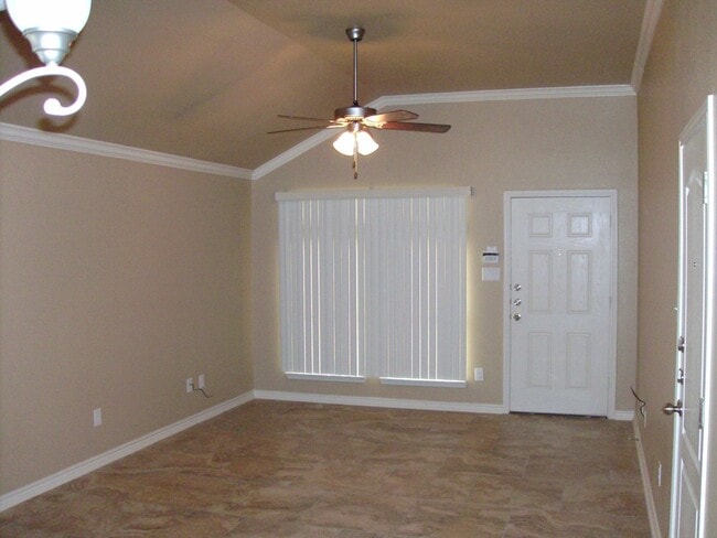Building Photo - 5605 Settlers Ct