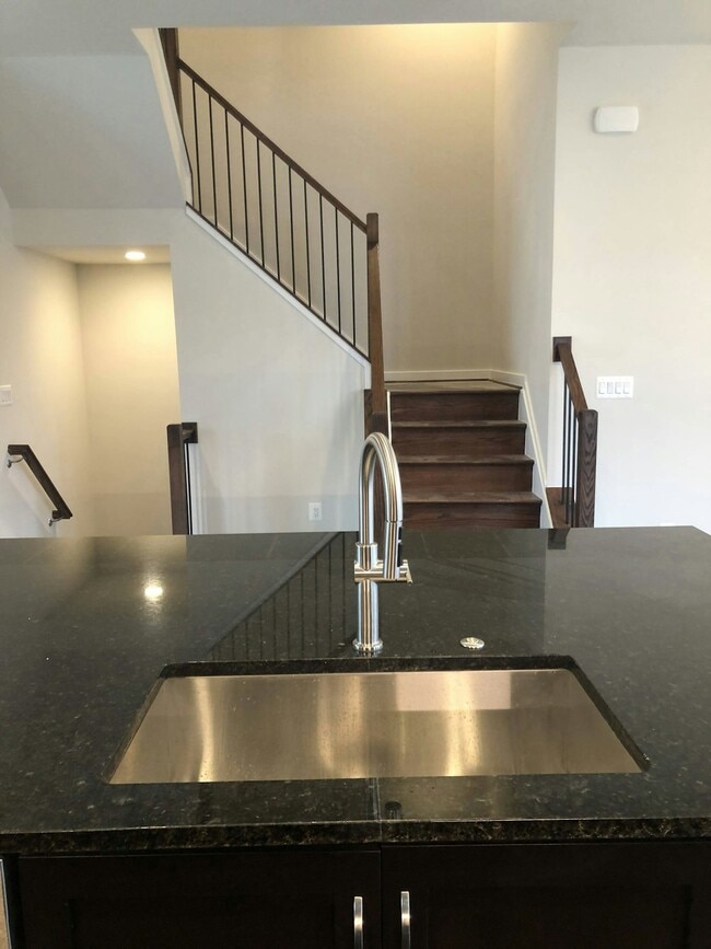 Foto del edificio - 22188 Webster Pk Ter