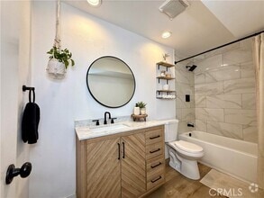 Building Photo - 9116 Marina Pacifica Dr N
