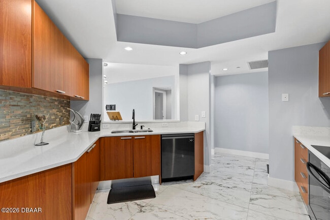 Foto del edificio - 241 Riverside Dr