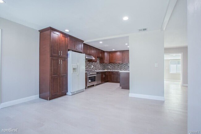 Foto del edificio - 3 br, 2 bath House - 20238 Superior St