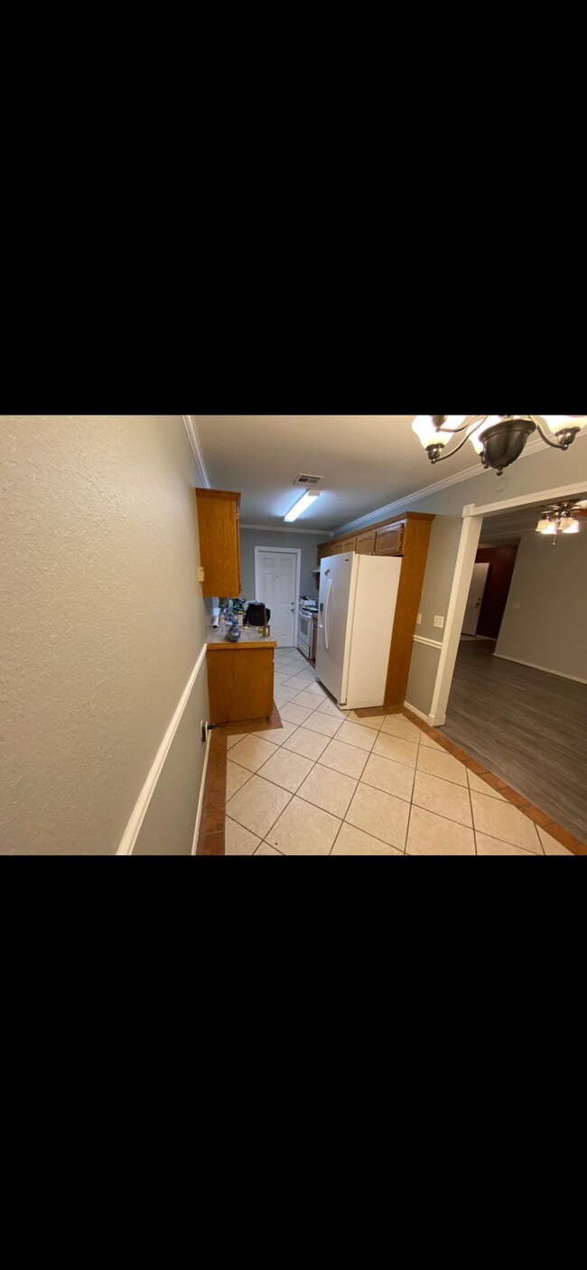 Foto del edificio - 725 Peppertree Ct