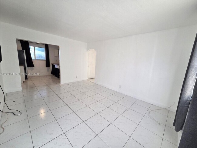 Foto del edificio - 2135 Plunkett Ct