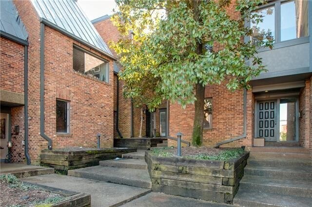 Foto del edificio - 123 Hampton Pl