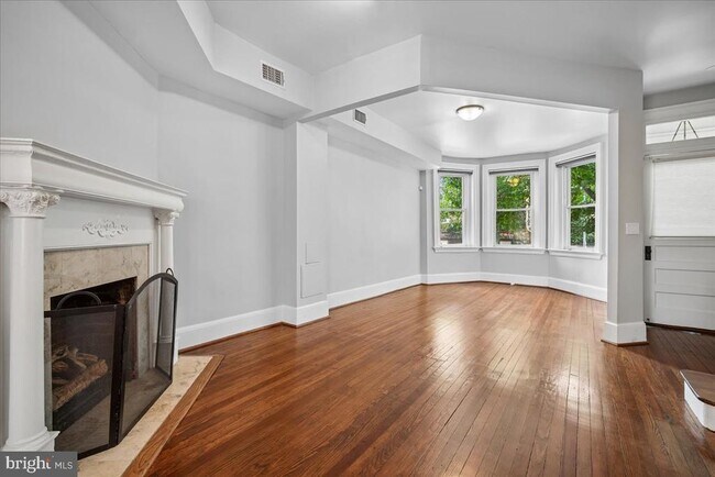 Foto del edificio - 3211 11th St NW
