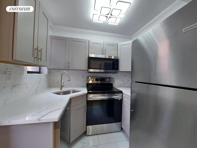 Building Photo - 331 W 51st St