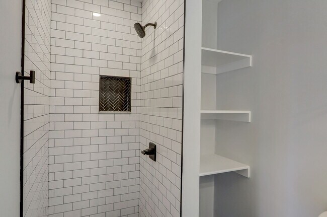 Foto del edificio - 45-51-51 Wingate St