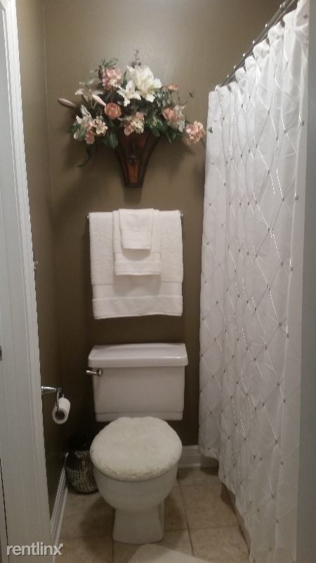 Foto del edificio - 2 br, 1 bath Condo - 2944 Manhattan Blvd.