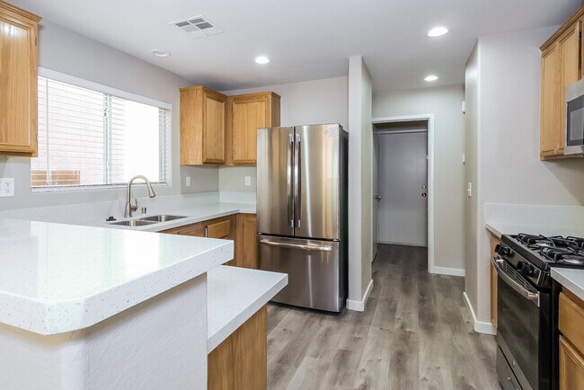 Foto del edificio - 6249 Capehart Falls St