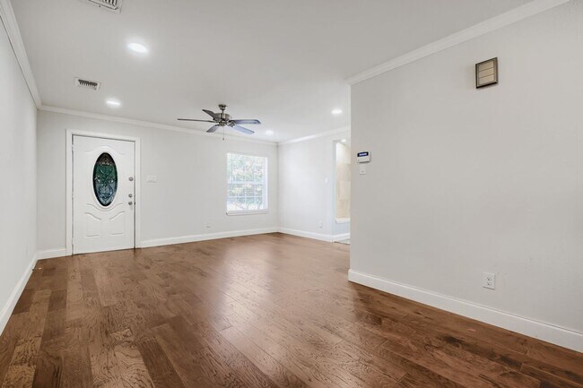 Foto del edificio - Alamo Heights home available now!