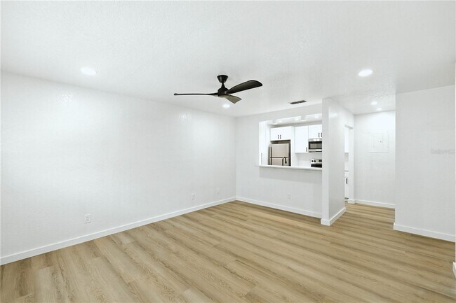 Foto del edificio - 840 NE 3rd St