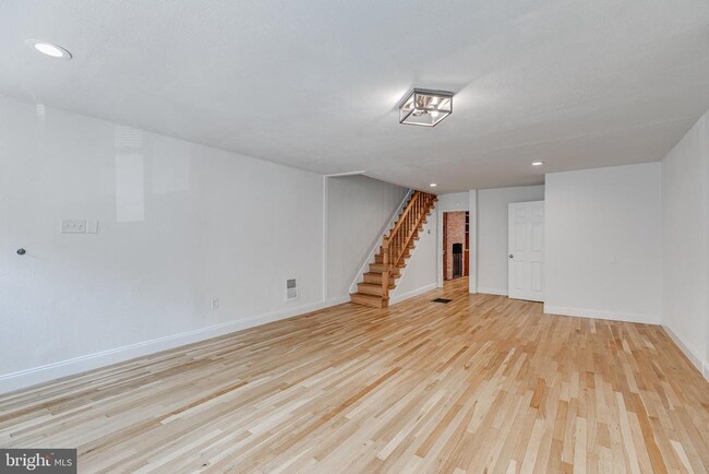 Building Photo - 913 S 20th St