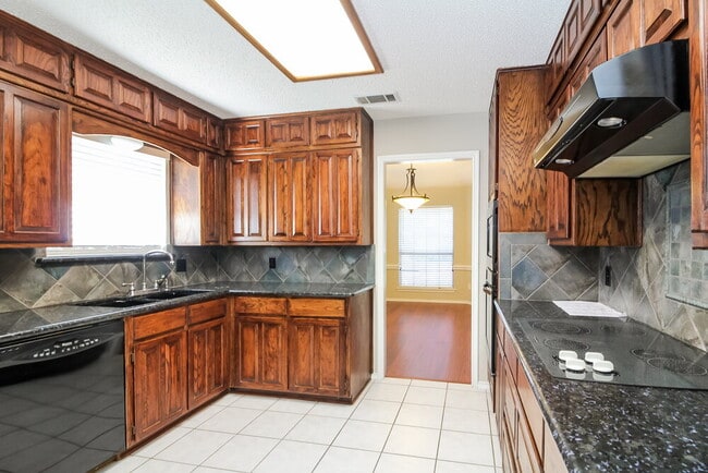 Building Photo - 7709 Harmony Dr