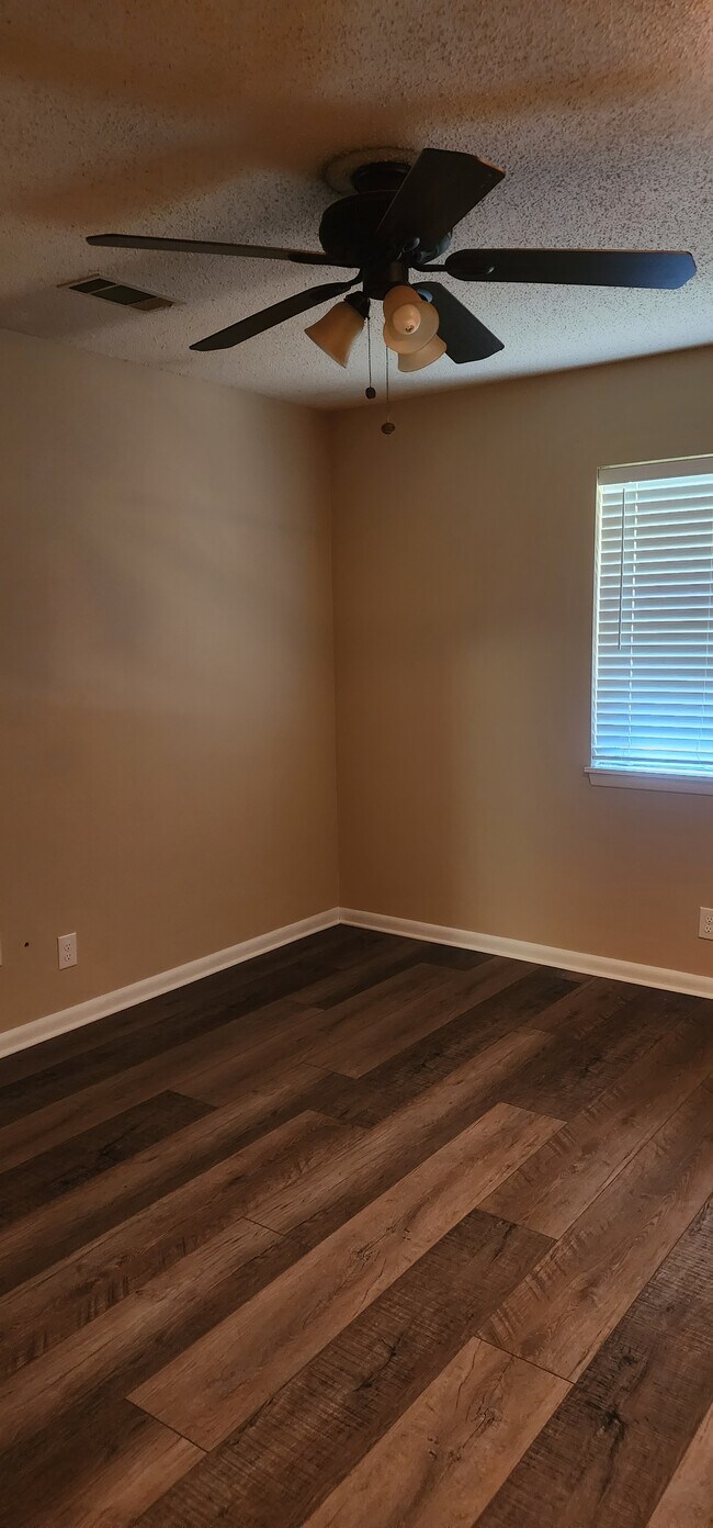 Foto del edificio - 2221 Wentwood Valley Dr