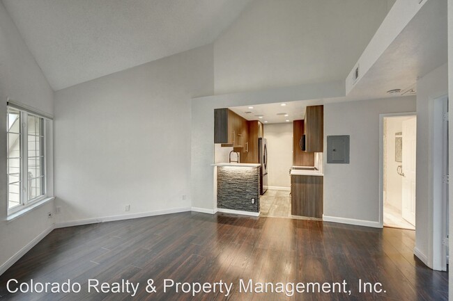 Building Photo - 2 br, 1 bath House - 950 South Dahlia Stre...