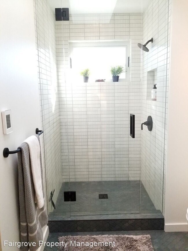 Foto del edificio - 3 br, 2 bath House - 3835 La Cresta Drive