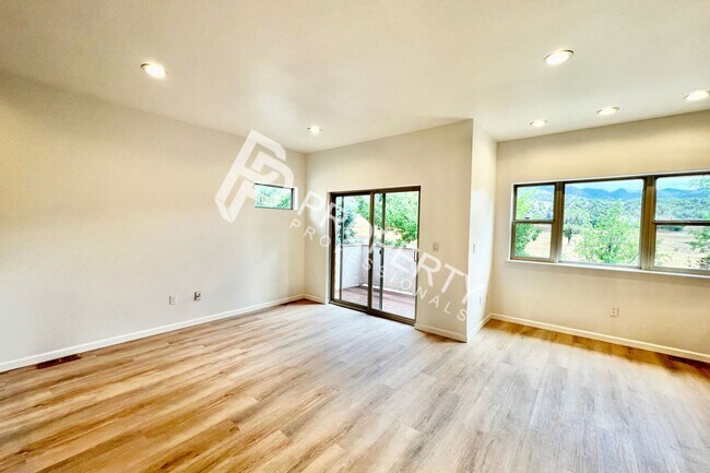 Foto del edificio - 94 Castle Ridge Dr