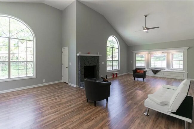 Leños de gas para loft - 418 Bolijeri Blvd