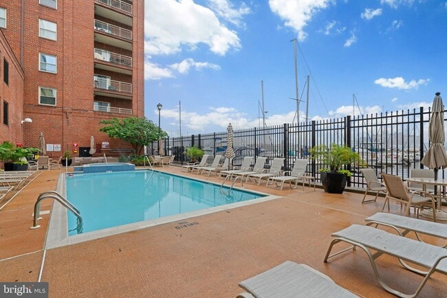 Photo - 960 Fell St Townhome