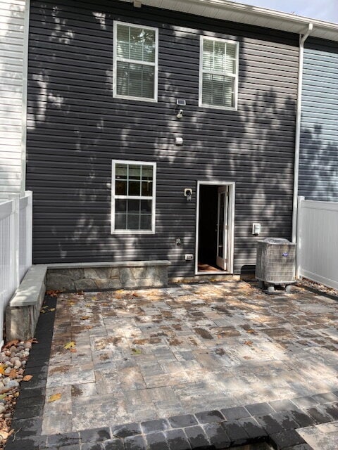Building Photo - "Charming 3-Bed, 2-Bath Home on College Dr...