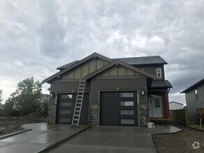 Building Photo - 8304-8388 88 Ave