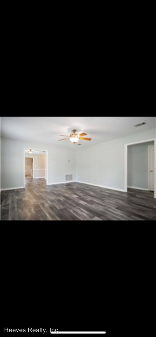 Foto del edificio - 3 br, 2 bath House - 3090 Beth Court