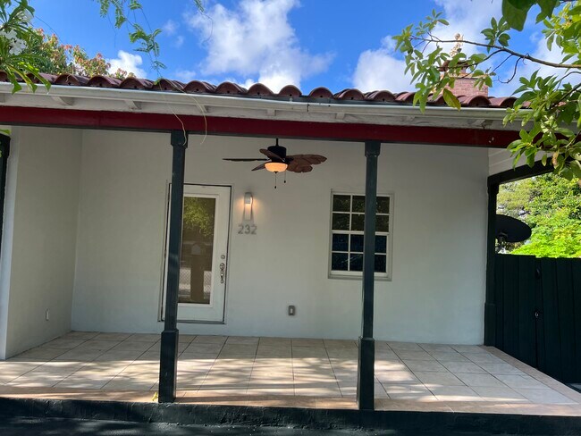 Foto del edificio - 232 NW 75th St