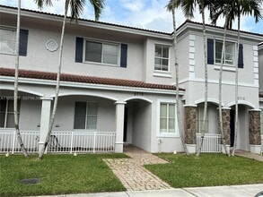 Building Photo - 2718 SW 82nd Ave