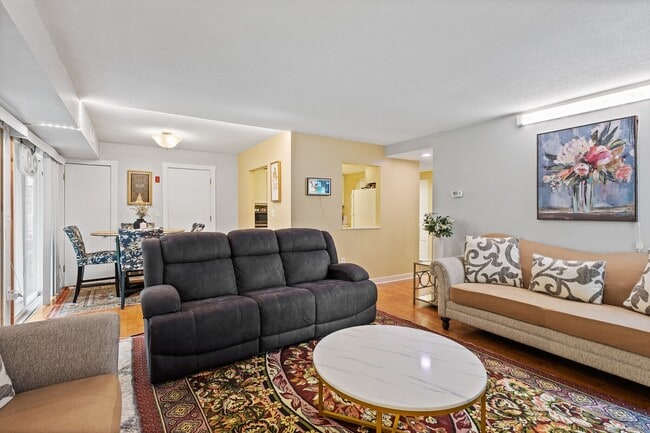 Building Photo - 59 Brookwood Dr