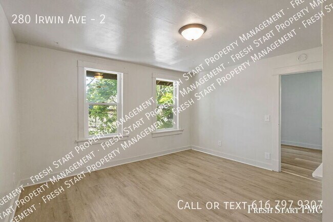 Foto del edificio - 280 Irwin Ave
