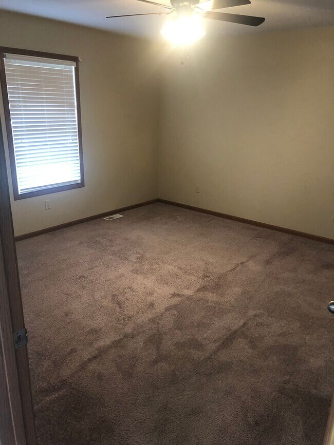 Building Photo - 1227-1229 Duane Swift Pkwy