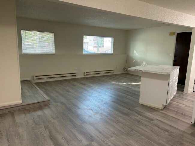 Foto del edificio - 940 E 26th St