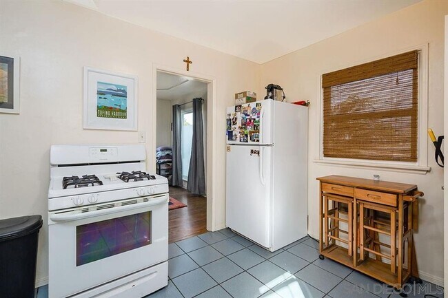 Foto del edificio - Beautiful Rental with Deck and Outdoor space, Near Freeways