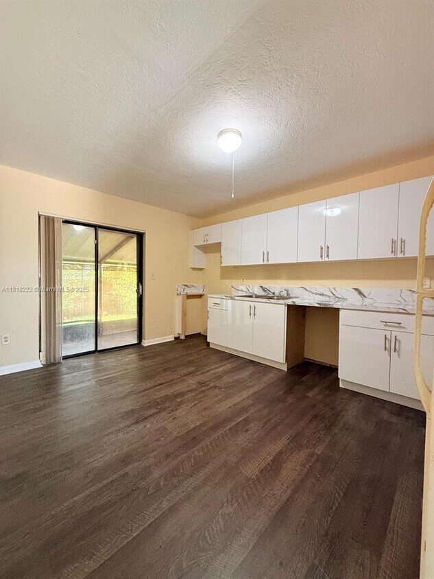 Foto principal - 1902 SW 97th Ave