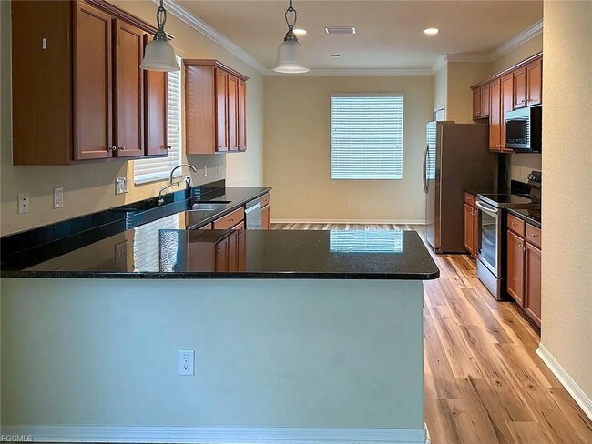 Building Photo - 2350 Heydon Cir E