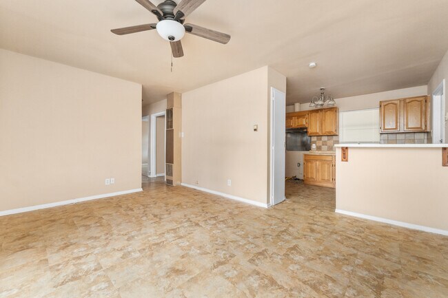 Foto del edificio - 218 E Villaret Blvd