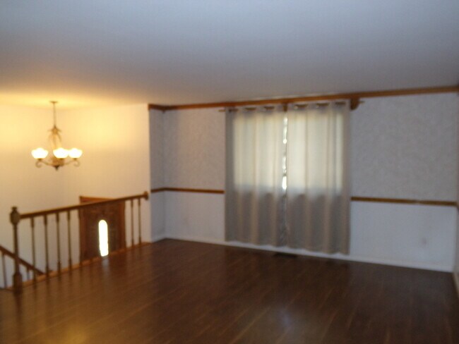 Foto del edificio - Hidden Gem! 3 Bed 2.5 Bath Bi-Level