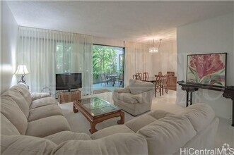 Building Photo - 4999 Kahala Ave