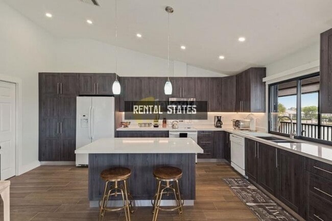 Building Photo - 3 bedroom in Marco Island FL 34145