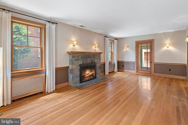 Foto del edificio - 5109 Fairglen Ln