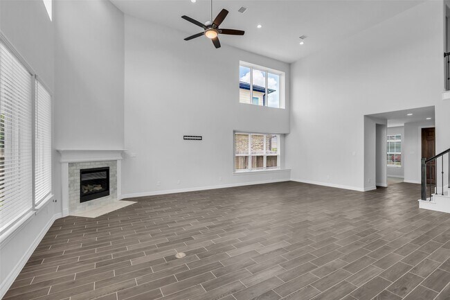 Foto del edificio - 2115 Jitterbug Ln