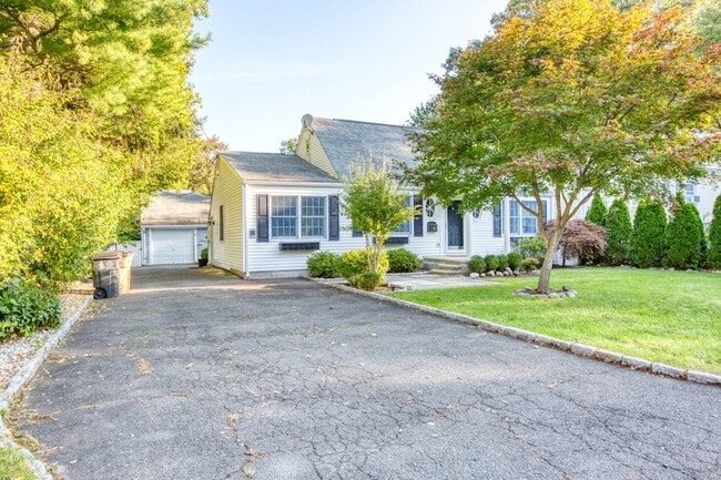 Foto del edificio - 47 Sleepy Hollow Ln