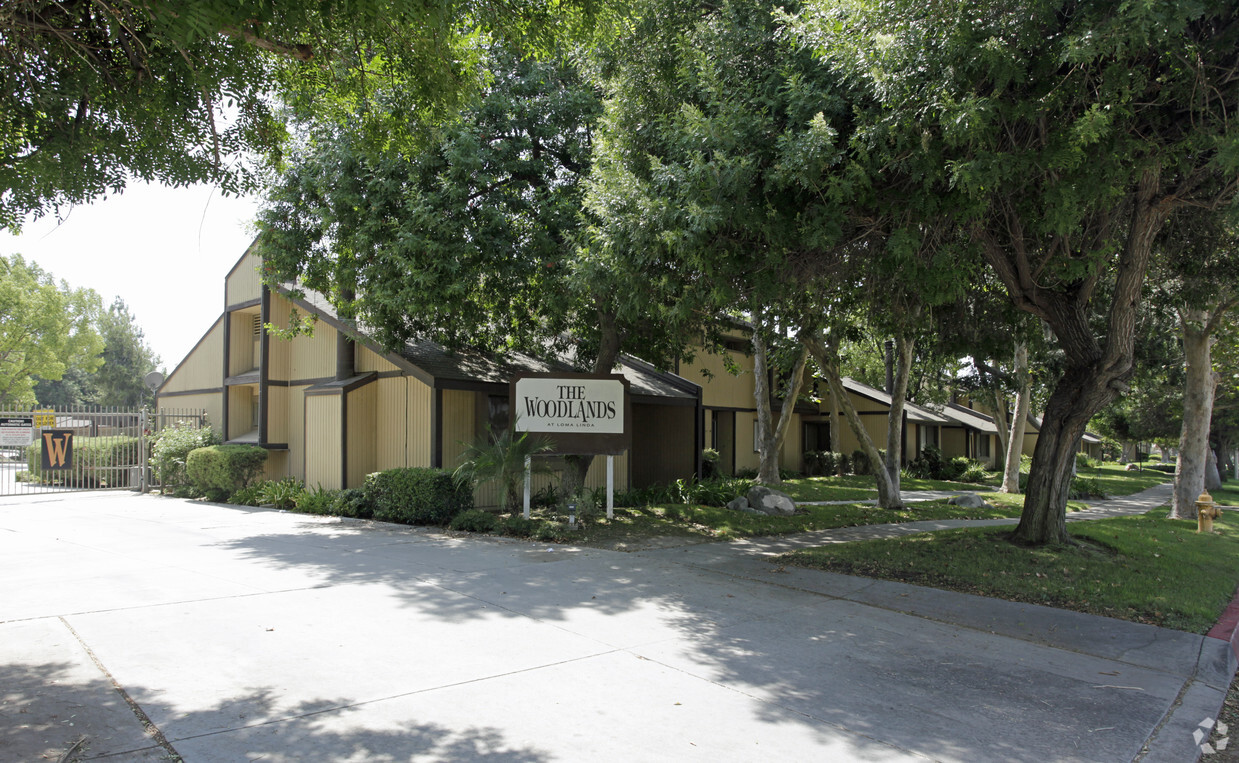 Primary Photo - The Woodlands Apartments